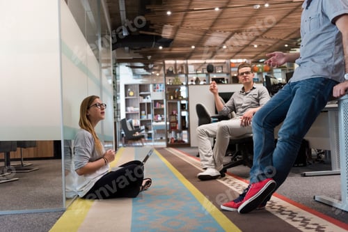 Preview: everyday team meeting and brainstorming