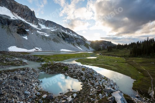 Vorschau: Berge, See