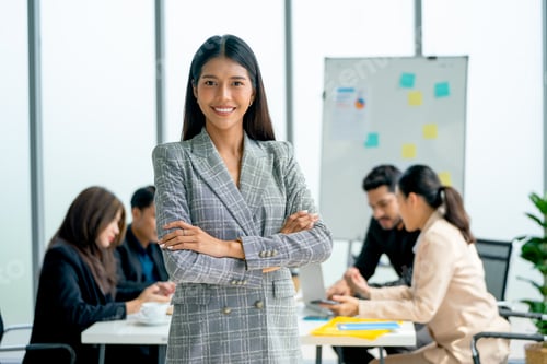 Preview: Portrait of Asian business woman stand with arm-crossed and look at camera show confidence