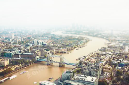 Preview: Skyline of London