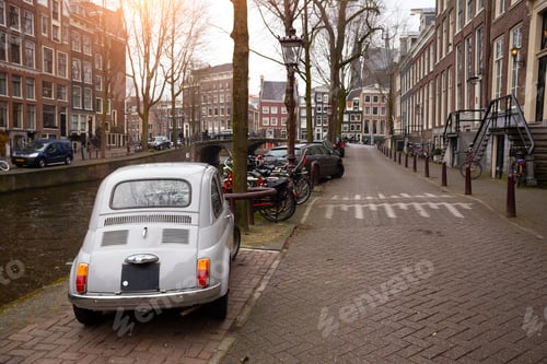 Preview: Amsterdam houses and bikes