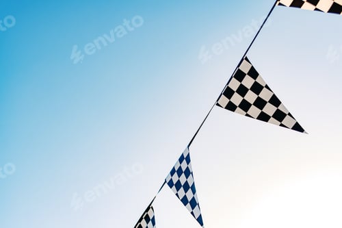 Preview: Hanging decoration pennants with the design of a checkered flag.