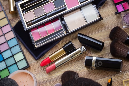 Preview: set of make up