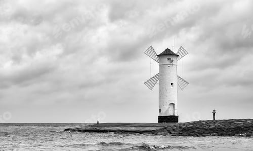 Preview: Black and white picture of the windmill lighthouse.