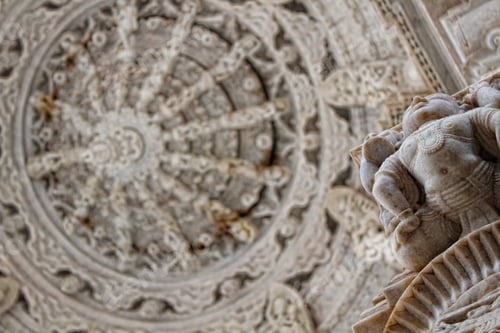 Preview: Beautiful ceiling inside the Ranakpur temple