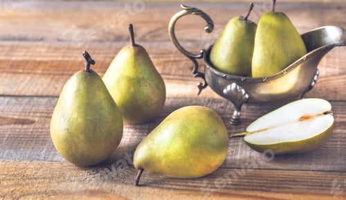 Preview: Pears on the wooden background