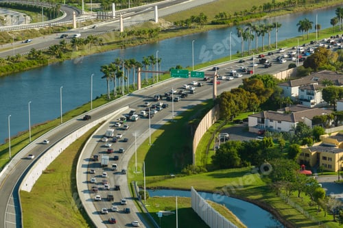 Preview: Family housing in noisy neighborhood close to highway road in Miami.