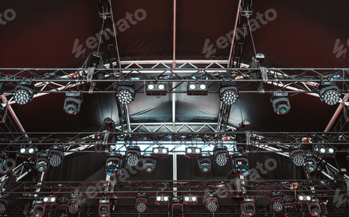 Preview: Dense concert lighting setup