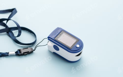 Preview: Pulse oximeter on blue background