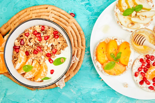 Vista previa: Smoothies bowl granola and Rice Crisp bread