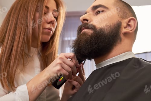 Preview: Barber is grooming beard