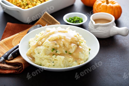Preview: Mashed potatoes with gravy for Thanksgiving