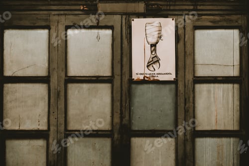 Preview: Draw on paper on dirty†wall