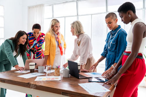 Preview: Group of businesswomen meeting in the office