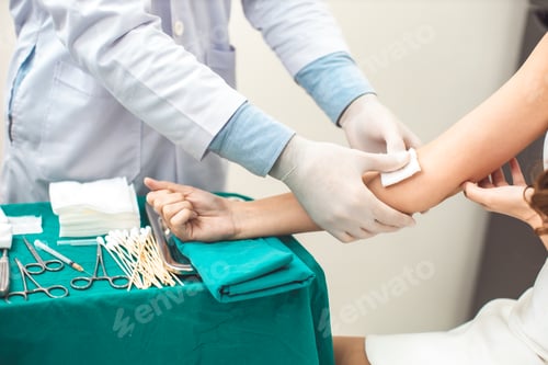 Preview: CLINIC BEAUTY
