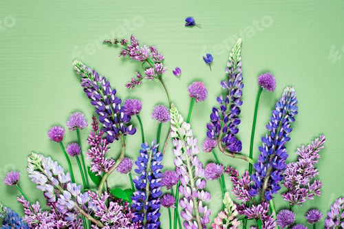 Preview: Floral composition, fresh flowers on the green table