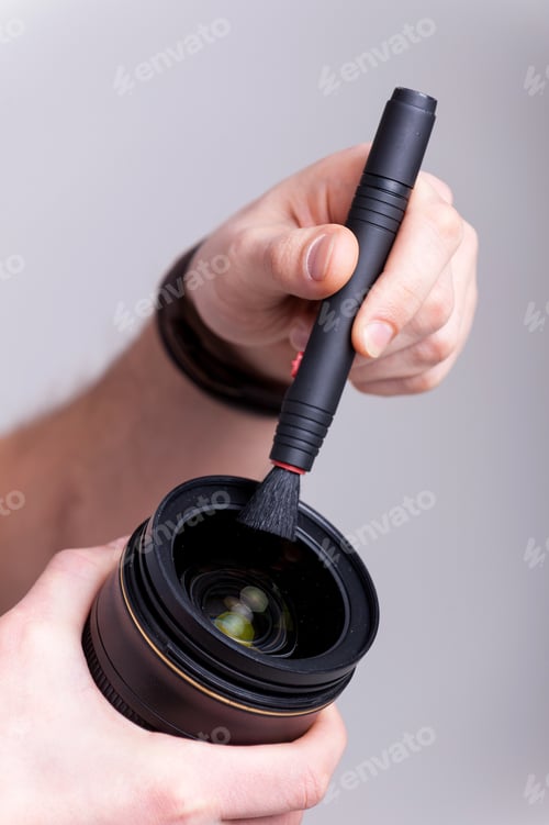 Preview: Cleaning the lens.