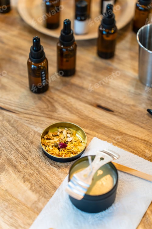 Preview: Aromatic candle workshop. Pure candle essences.
