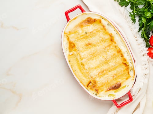 Preview: Cannelloni with filling of ricotta and parsley, baked with béchamel sauce