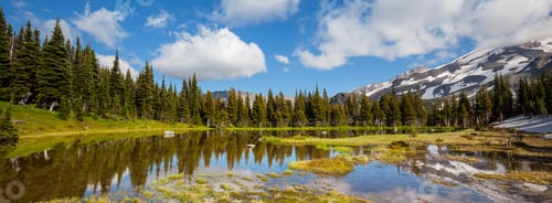 Preview: Lake in mountains