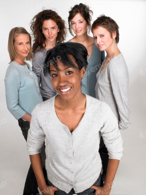 Preview: Portrait of a woman, group behind