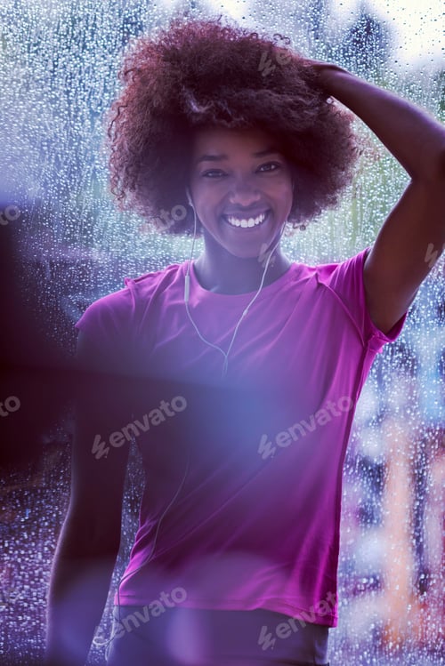 Preview: portrait of young afro american woman in gym