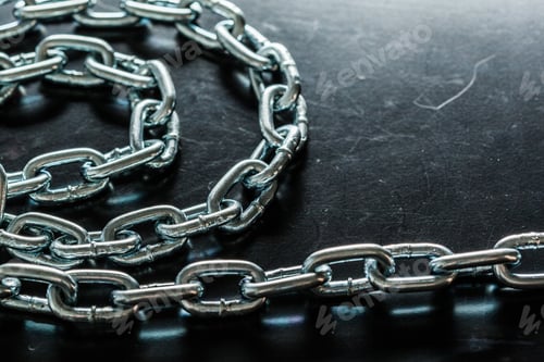 Preview: Strong chain black background