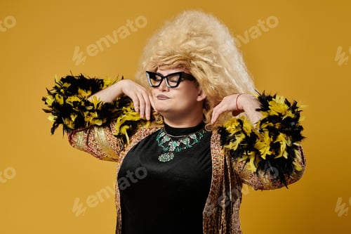 Preview: Feathered Fashion In Yellow