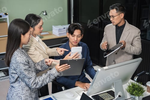 Preview: business team are under stress for poor work, the team failure is not satisfied with the report.