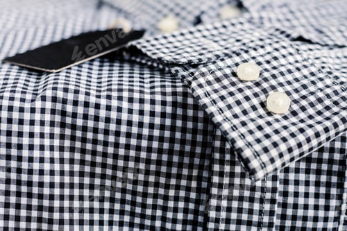 Preview: Close-up of a black and white checkered shirt