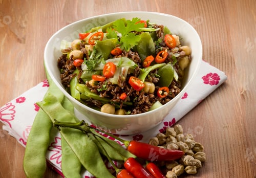 Preview: red rice with flat green beans chickpeas leek an hot chili pepper