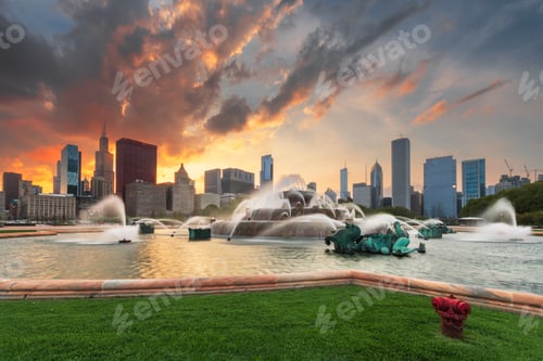 Preview: Chicago, Illinois, USA Skyline and Fountain