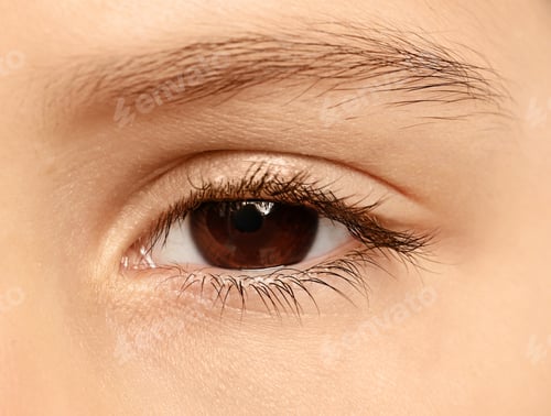 Preview: Little girl, closeup of eye. Visiting ophthalmologist