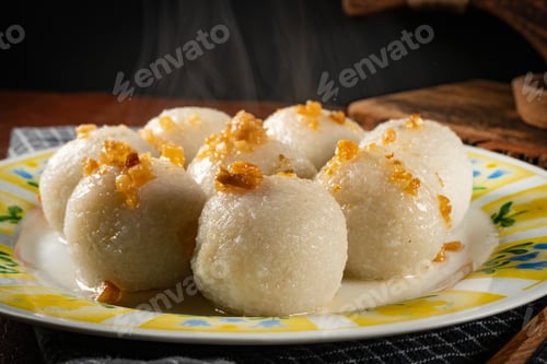 Preview: Potato dumplings with meat.