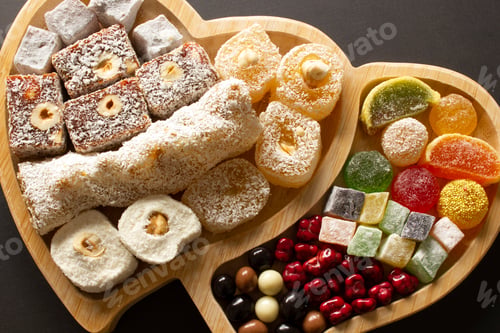 Preview: Traditional Turkish delight with hazelnut, pistachio and plain.