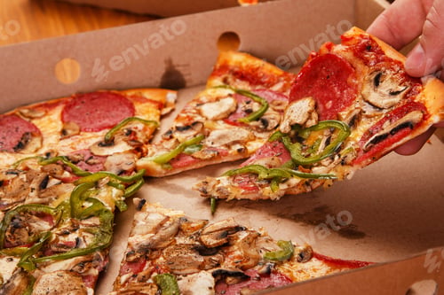 Preview: Pizza with mushroom and pepperoni