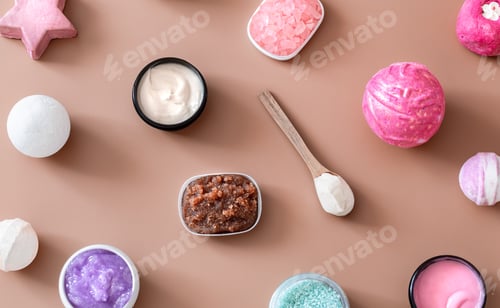 Preview: Spa composition with body care items on a colored background