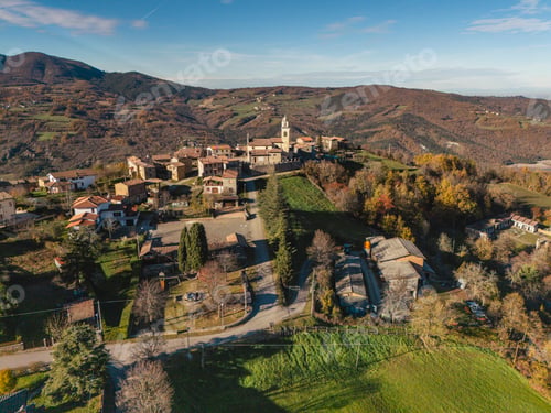 Preview: Vezzolacca, vernasca, piacenza: discovering the beauty of an italian hilltop village in autumn