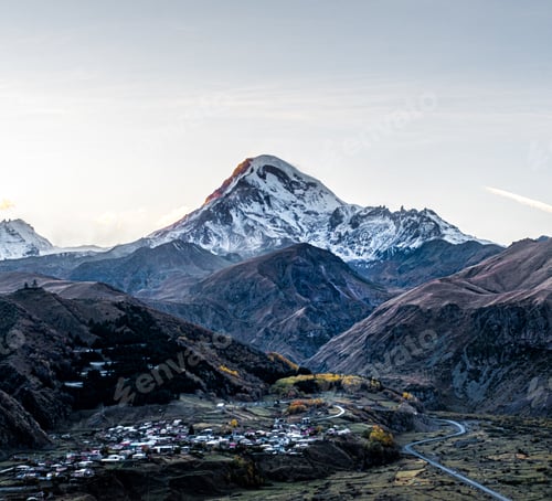 Preview: Outstanding shot of grand snowy mountains