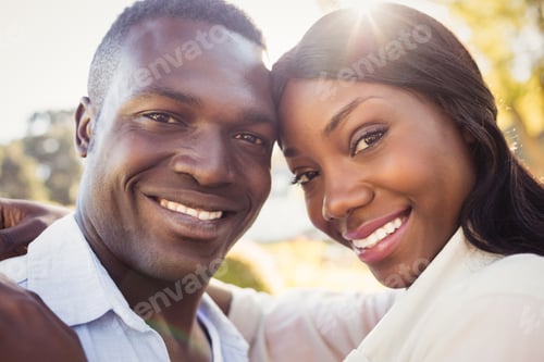 Vista previa: Happy couple posing together