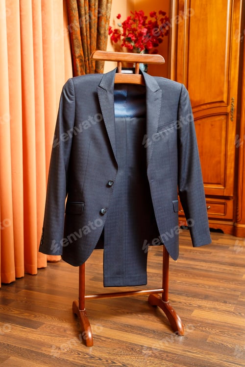 Preview: groom's accessories on the wedding day