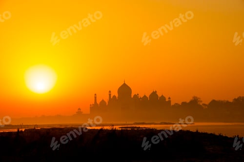 Preview: Taj Mahal at sunrise on the Yamuna River