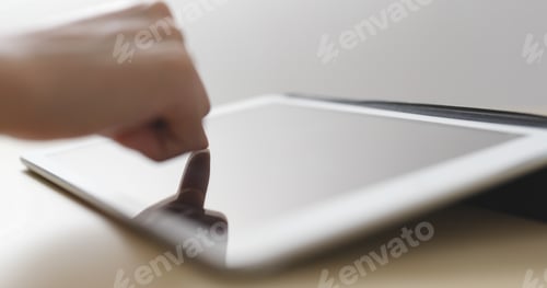 Preview: Working on tablet computer