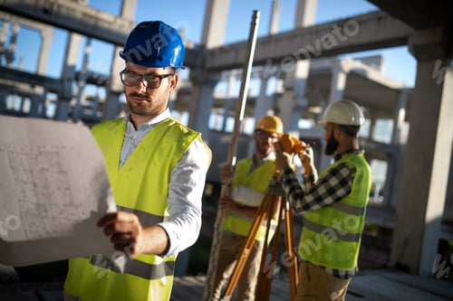 Preview: Picture of construction engineer working on building site