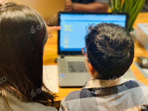 Preview: Kid learning coding