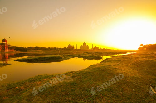 Preview: Taj Mahal scenic sunset view in Agra, India