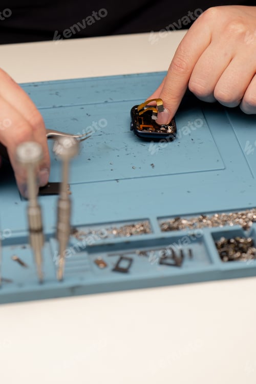 Preview: Workshop for the repair of phones and equipment Phone and equipment repairs a smart watch