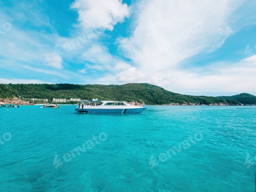 Preview: Luxury boat with tourist in Pulau Redang, Malaysia.