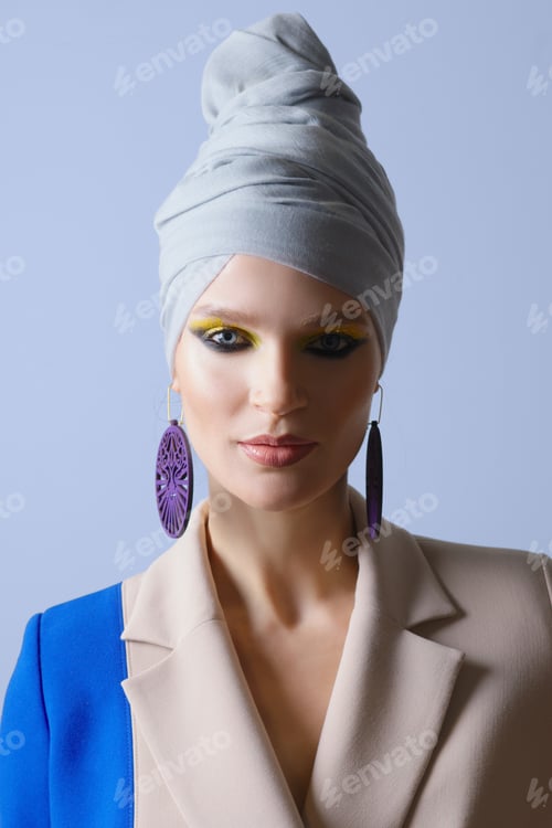 Preview: Beautiful lady in double color suit and turban on head