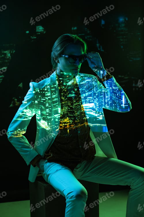 Preview: Projection of city on elegant man